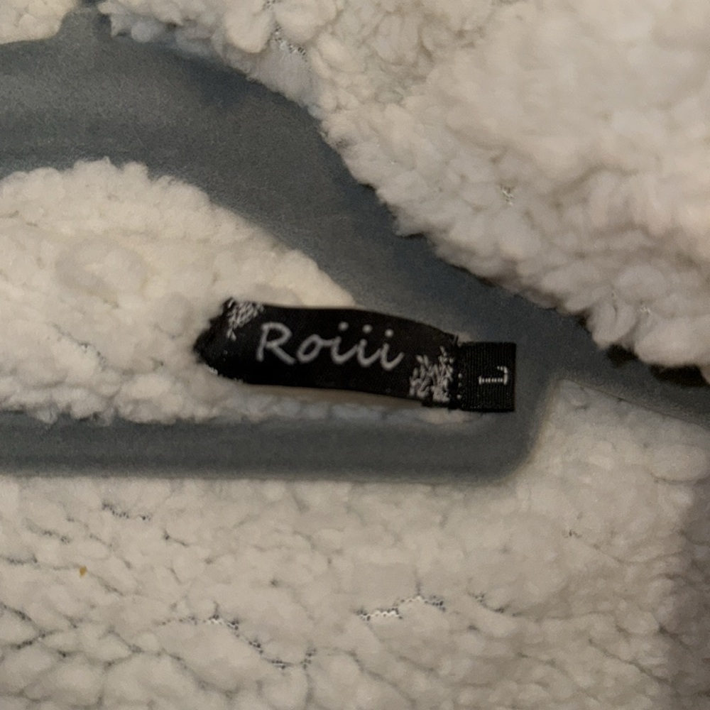 Brand new coat black with fur on the edges has a hood - Picture 7 of 10